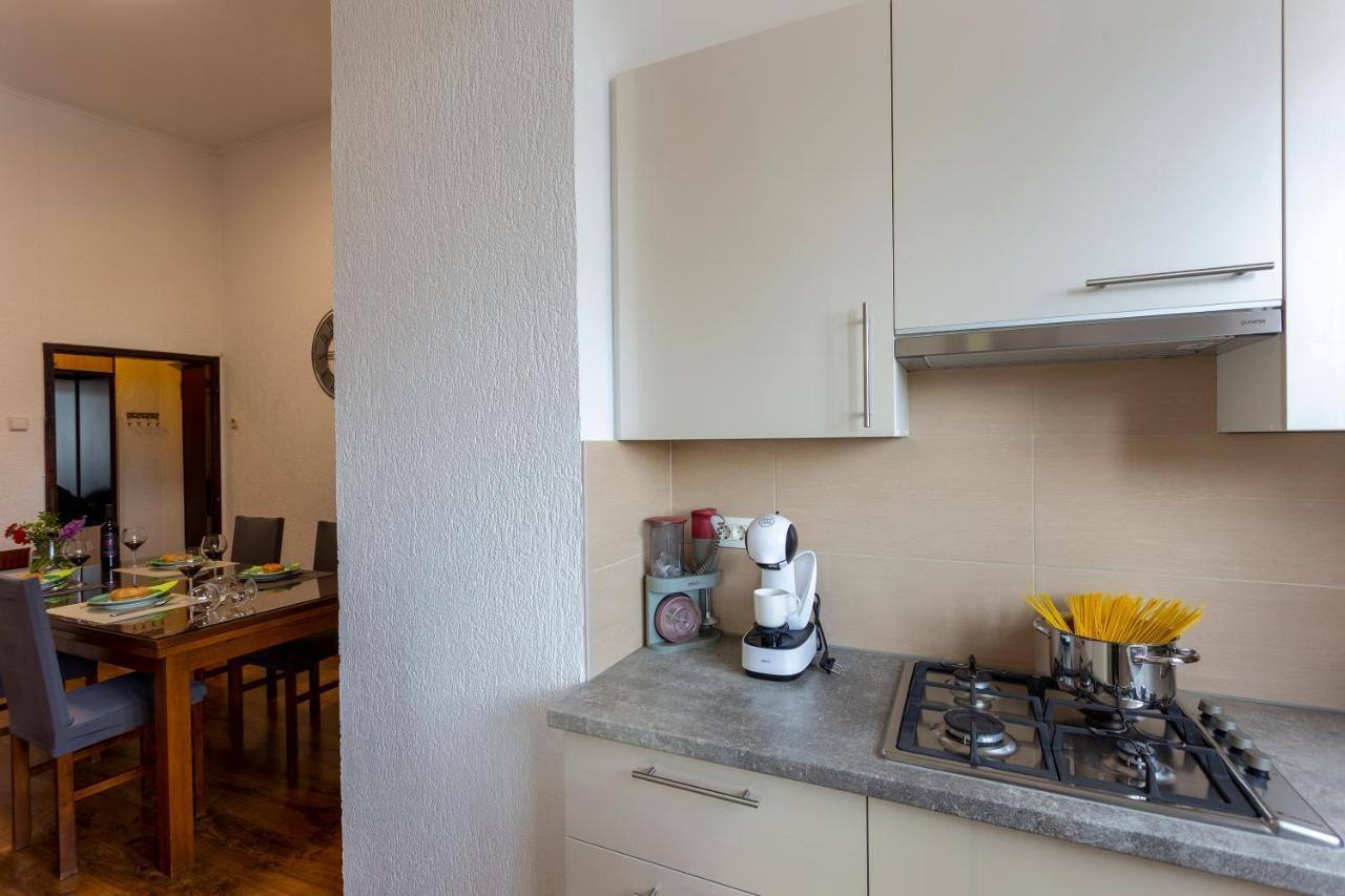 Apartman Lema Пула Екстериор снимка