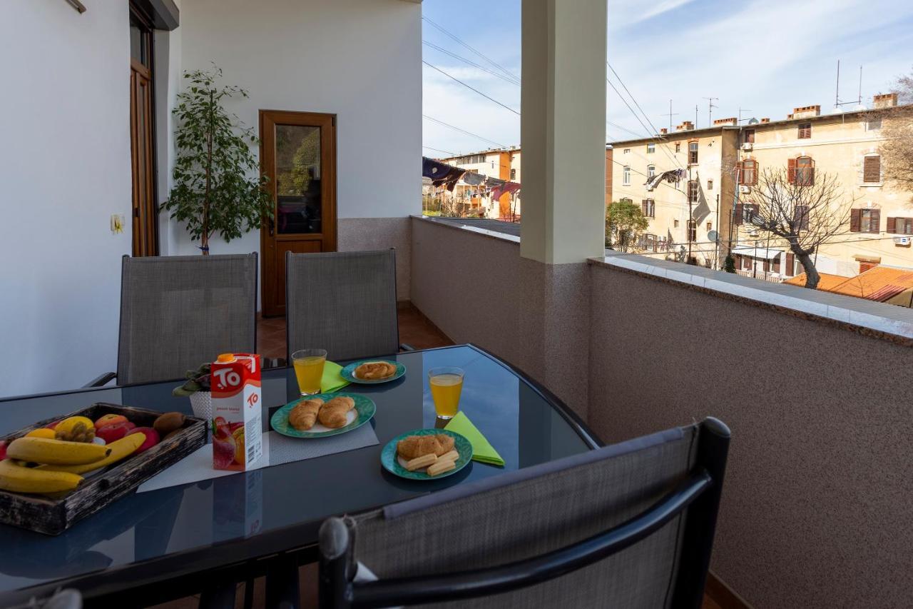 Apartman Lema Пула Екстериор снимка