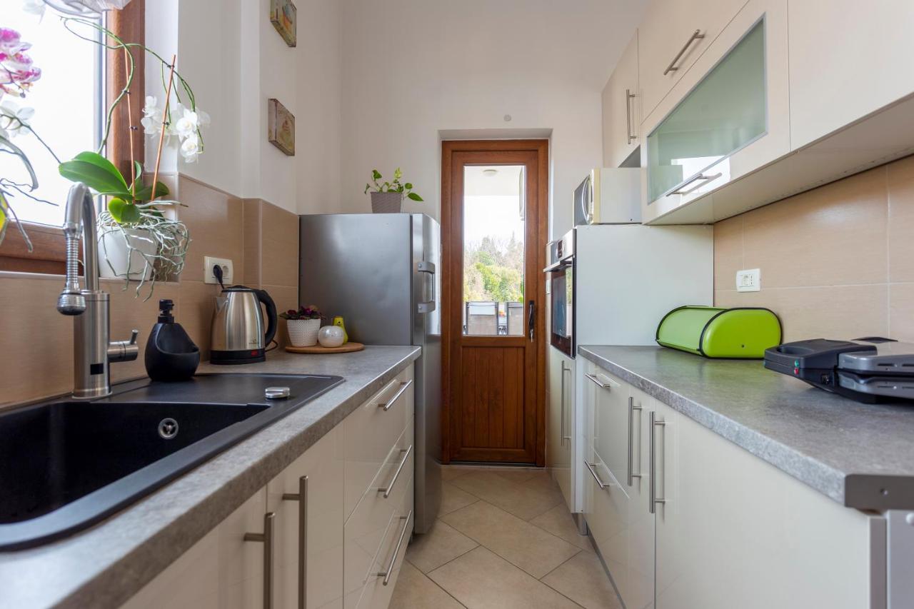 Apartman Lema Пула Екстериор снимка